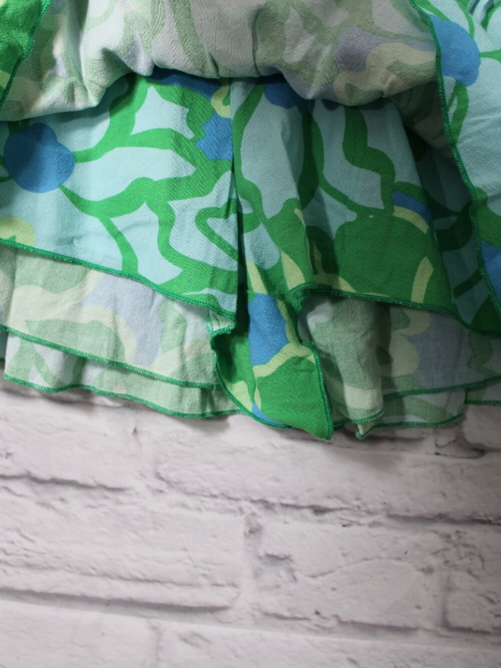 Show Me Your MUMU Nat Small Vibrant Green Poppy Tiered Ruffle Preppy Skort - Picture 4 of 8